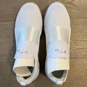 NEW APL Women's Black Gold Techloom Bliss Running Shoes Sneakers Size 8